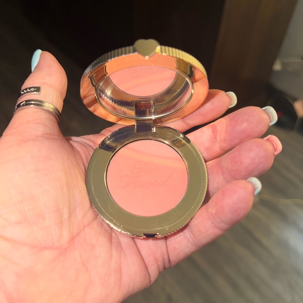Too Faced Cloud Crush Blush - Color Head in the Clouds